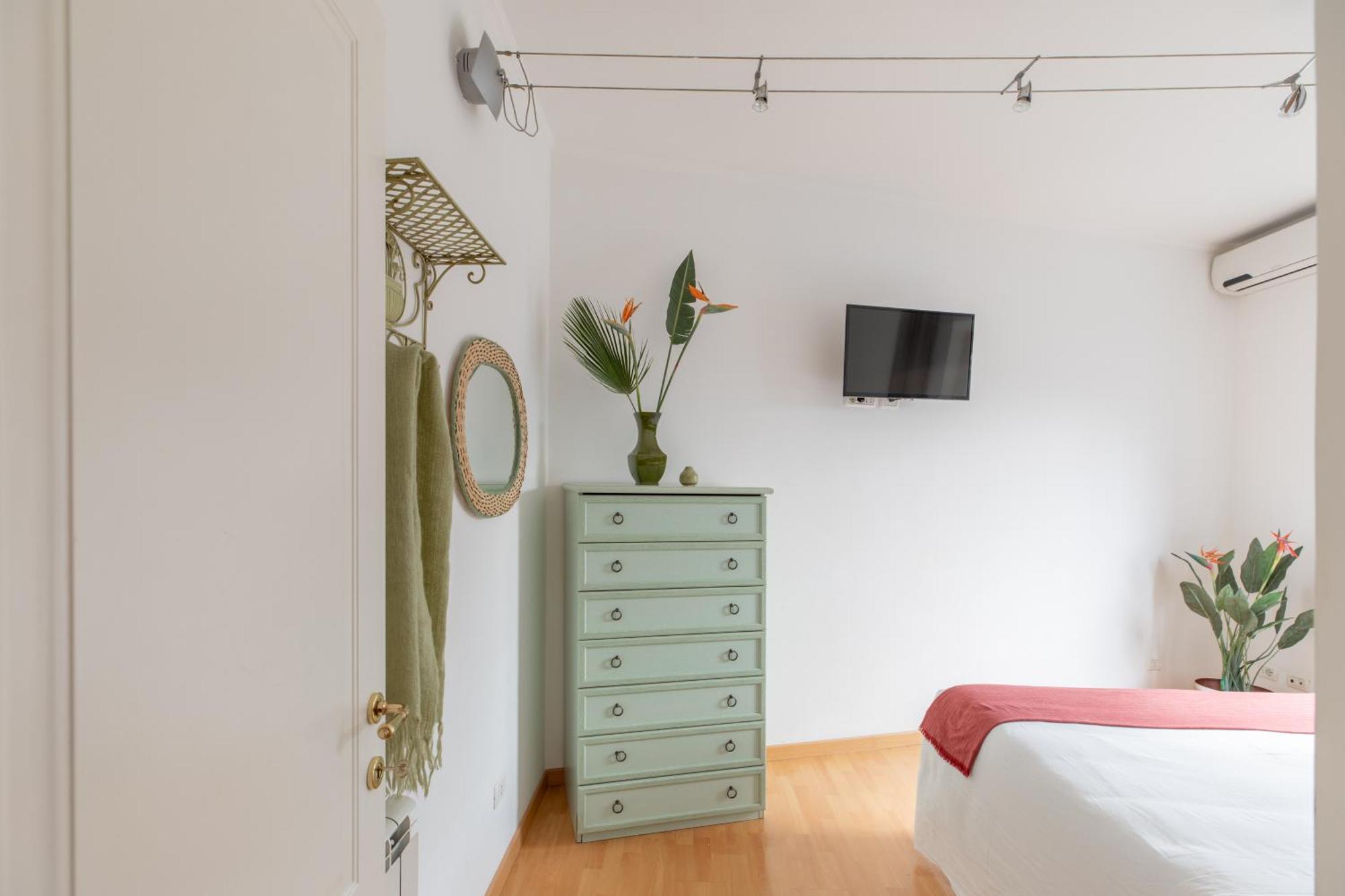 Iflat Cozy Flat With A View In San Giovanni Apartment